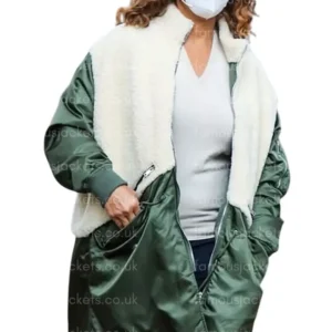 queen-latifah-green-coat.webp