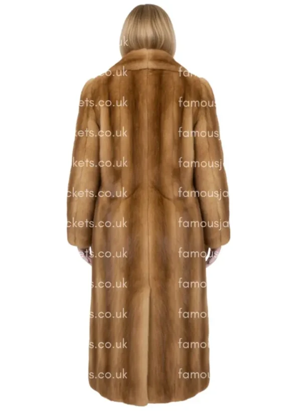 royal-tenenbaums-fur-coat - Famous Jackets royal-tenenbaums-fur-coat.webp