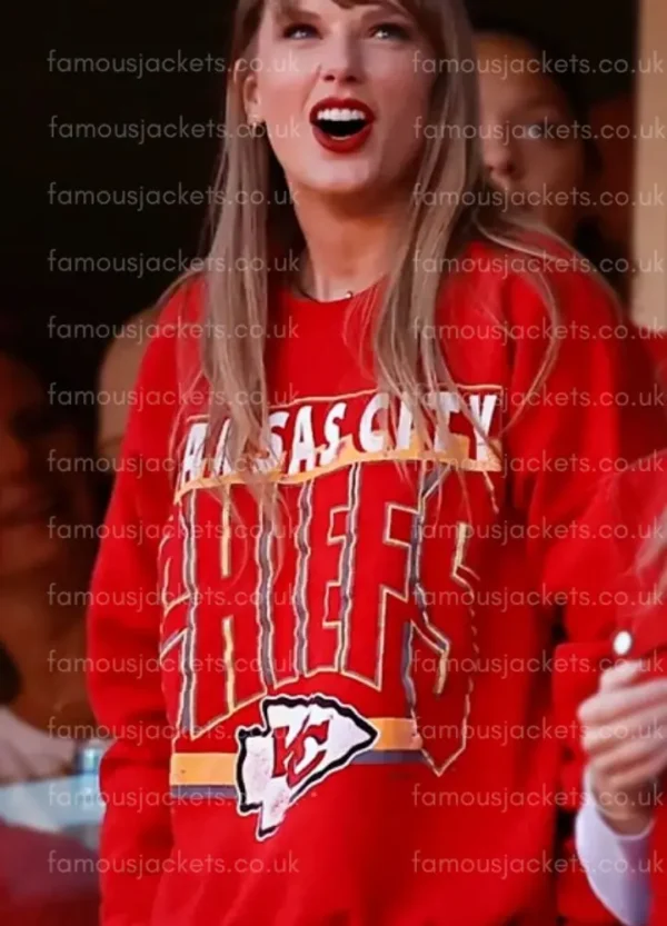 taylor-swift-red-sweatshirt.webp
