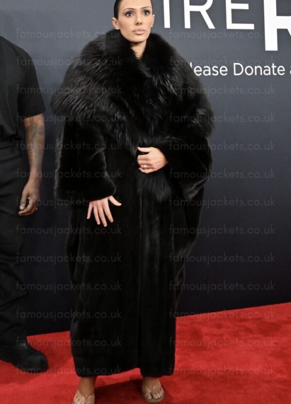 bianca-censori-fur-coat.jpg