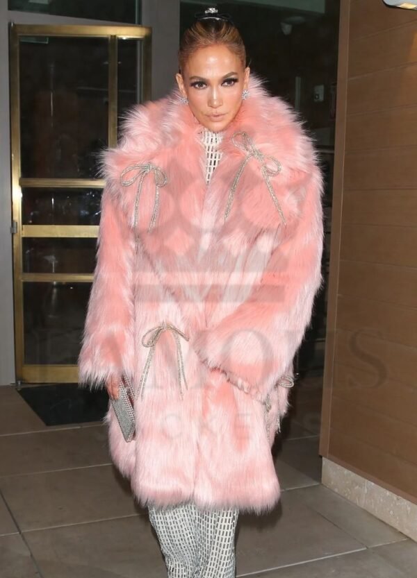 grammys-pink-fur-coat.jpg