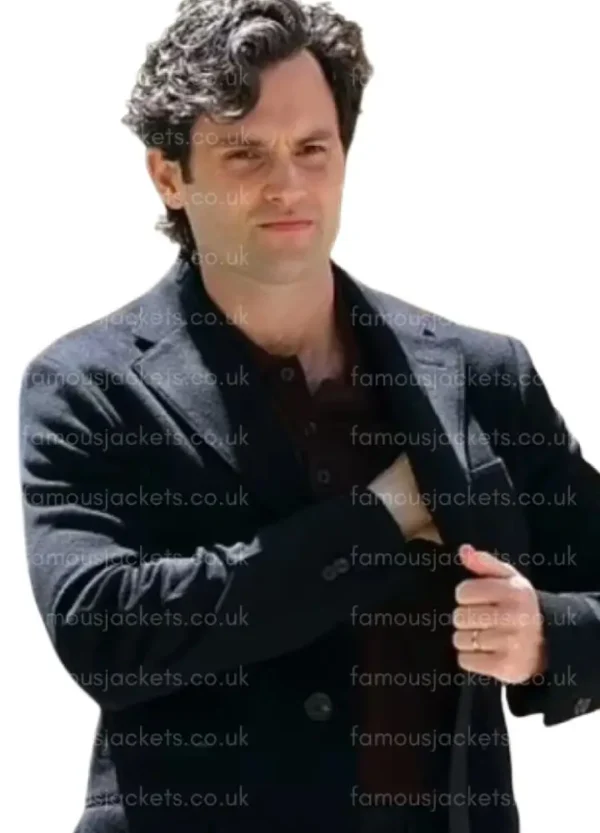 you-s05-joe-goldberg-black-coat.webp