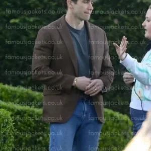 jake-gyllenhaal-brown-blazer.webp