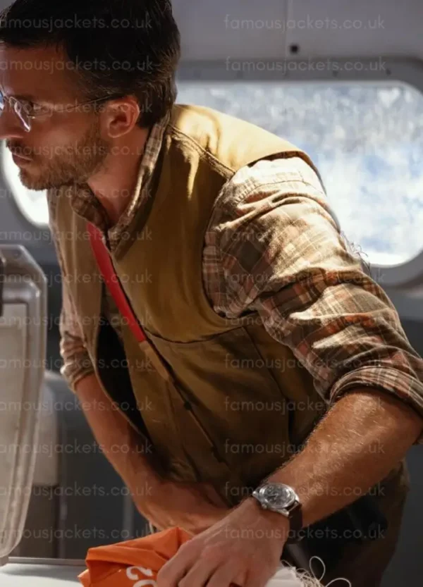jurassic-world-rebirth-brown-vest.webp