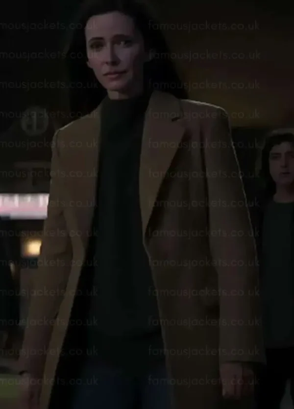 superman-and-lois-lane-trench-coat.webp
