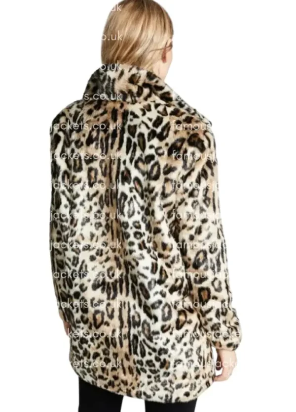 beth-dutton-leopard-outfit.webp