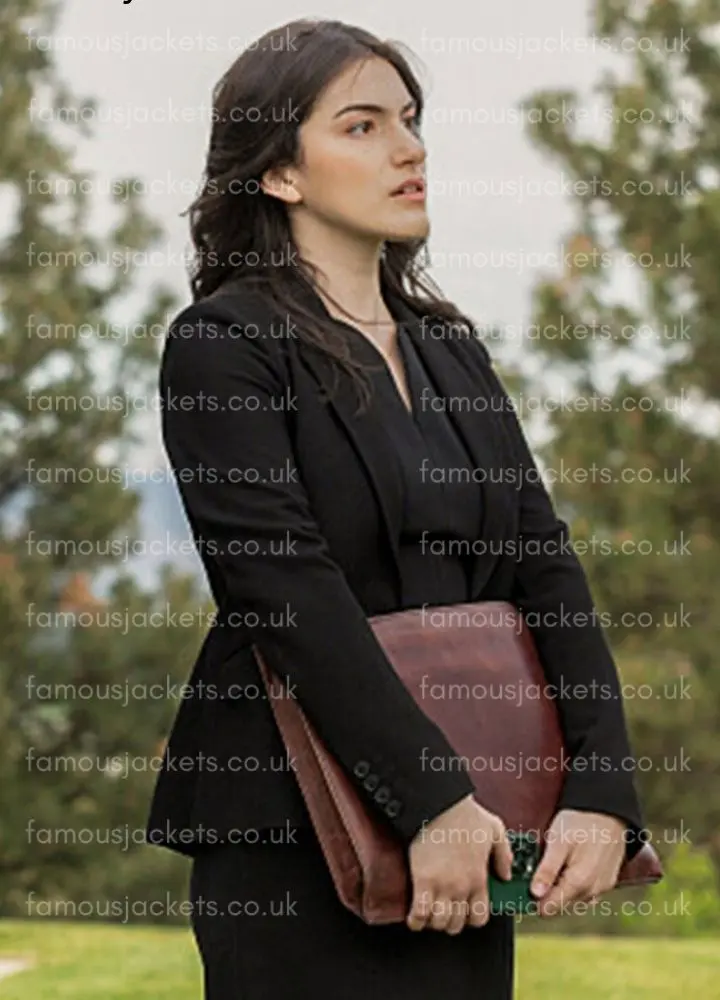 clara-yellowstone-black-blazer - Famous Jackets clara-yellowstone-black-blazer.webp