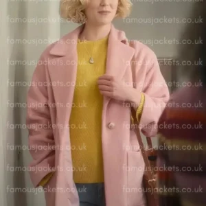 black-mirror-s07-verity-pink-coat.webp