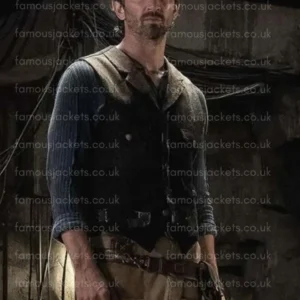michiel-huisman-black-vest.webp