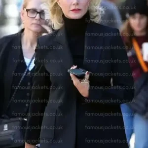 gwyneth-paltrow-black-blazer.webp