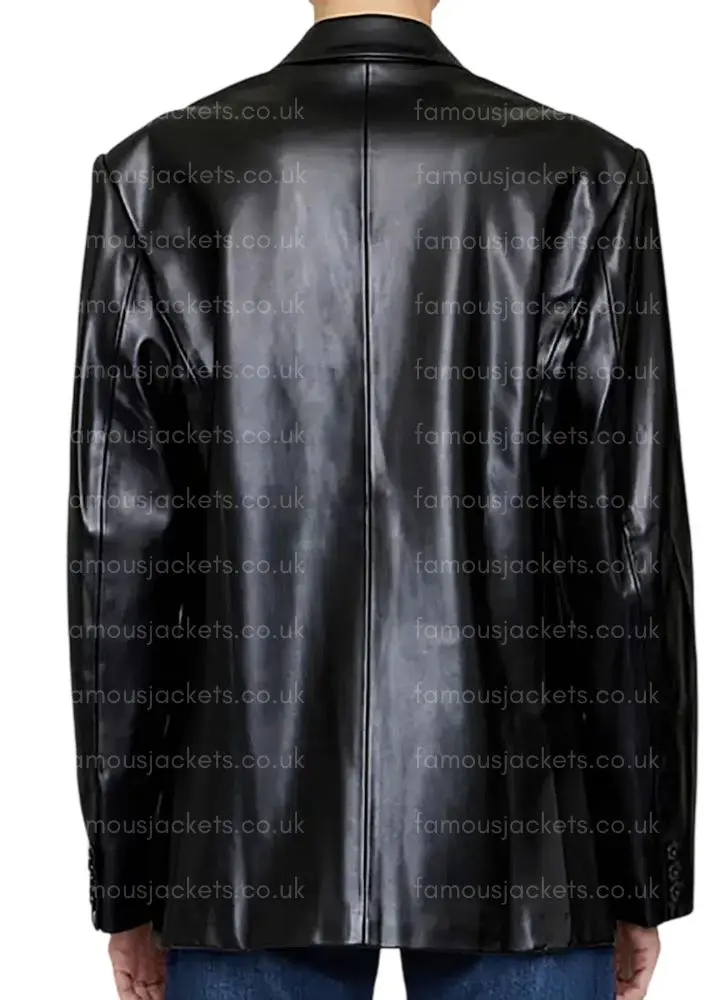 anne-hathaway-black-blazer - Famous Jackets anne-hathaway-black-blazer.webp