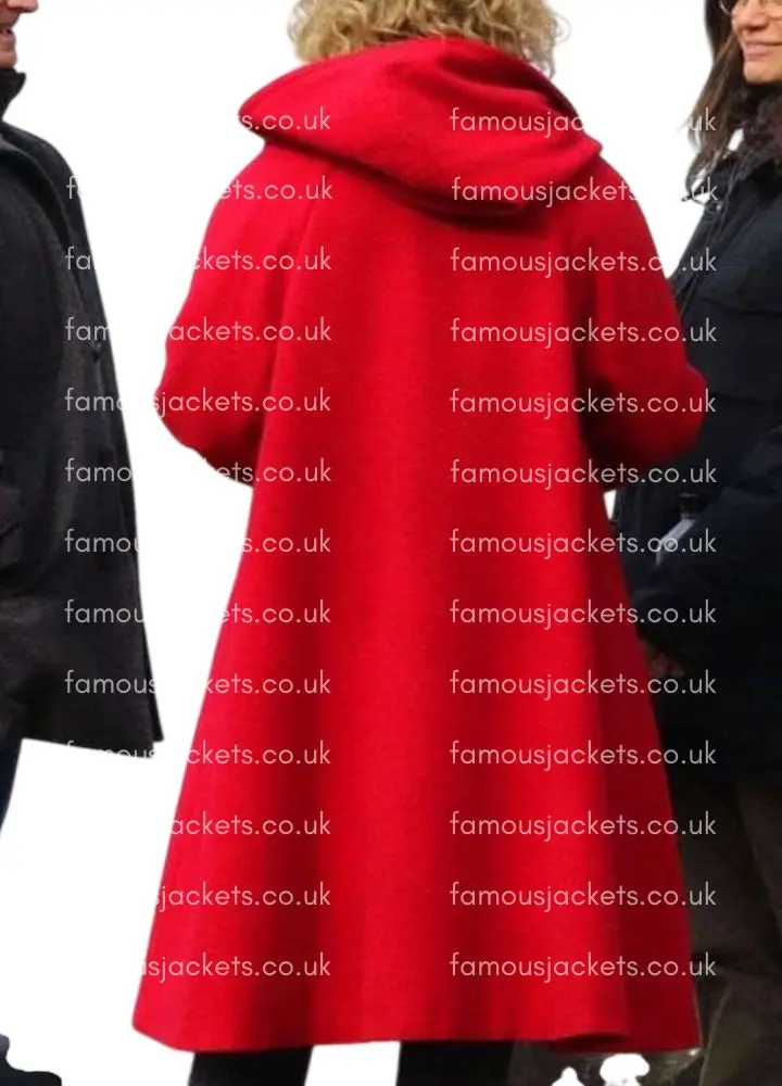 modern-love-julia-garner-coat - Famous Jackets modern-love-julia-garner-coat.webp